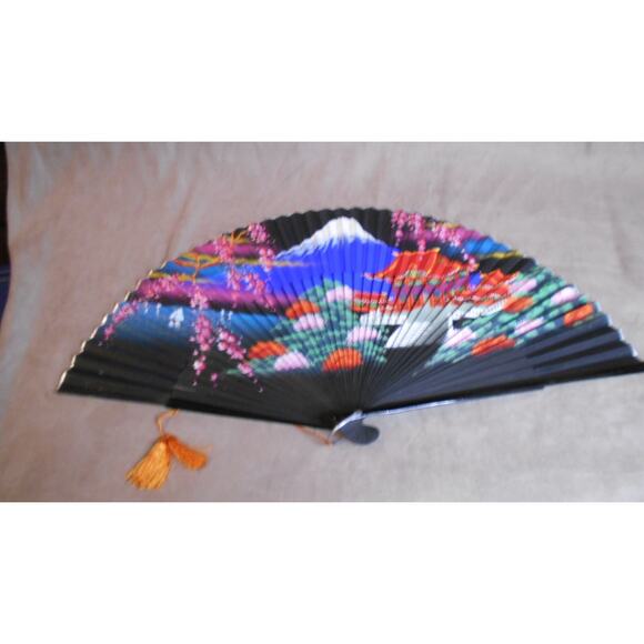 Japanese Folding Hand Fan Mount Fuji Cherry Blossoms Pagoda Hand Painted - Picture 5 of 9